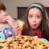 【搬运】吃播｜Candoos美国超萌的小天使妹妹和哥哥一起吃披萨