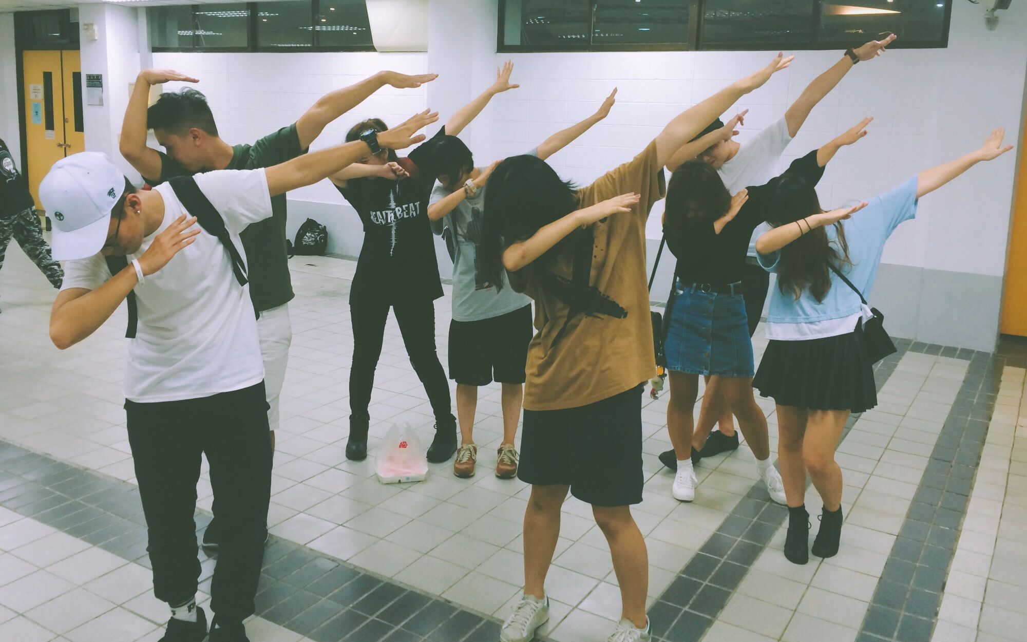 【YZUDC】无敌洗脑神曲PPAP,这是属于一个popper的不羁视频在线观看_ 放肆吧