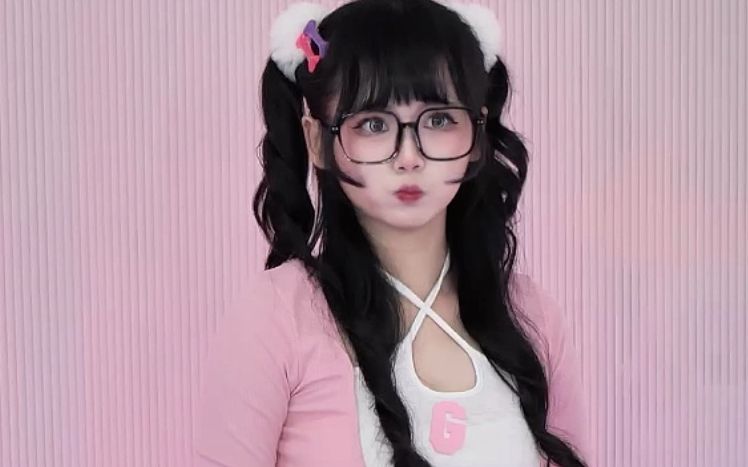 I love the double ponytail!