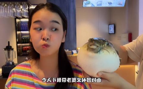 上海目前唯一的河豚鱼汤包馆，没想到河豚也可以很亲民！