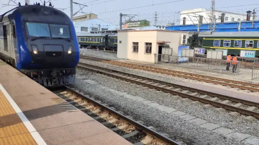 K492南昌站换挂 本务上局徐段DF11G-0139/0140 钩响车不动