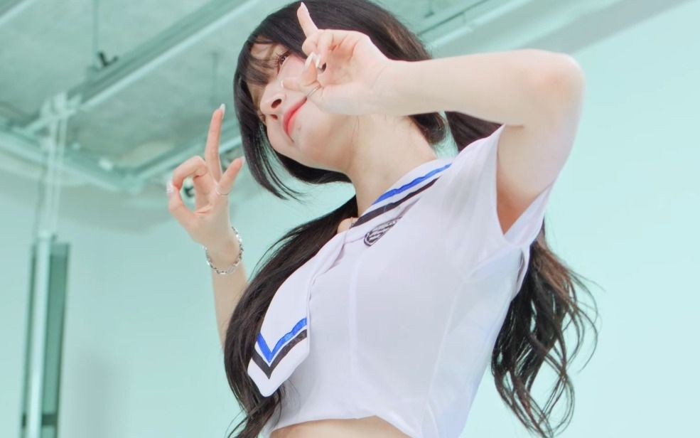 Twinkle Twinkle Seo Young Sailor Suit Black Different Perspectives