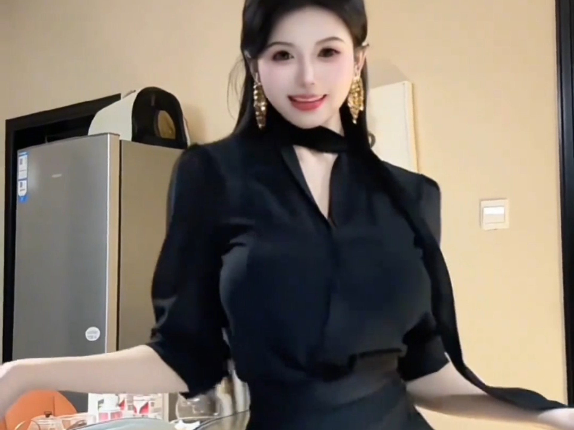 Baby, don't look at the copy. Look at me. Sexy sister. Mature, charming, full of flavor, pure sister.