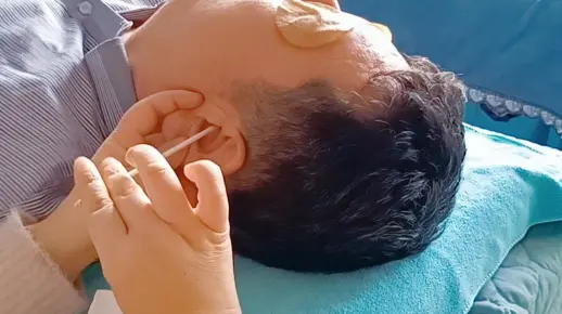 采耳师遇到心最大的采耳顾客，躺床即睡，从头到尾！耳皮还超级多！！