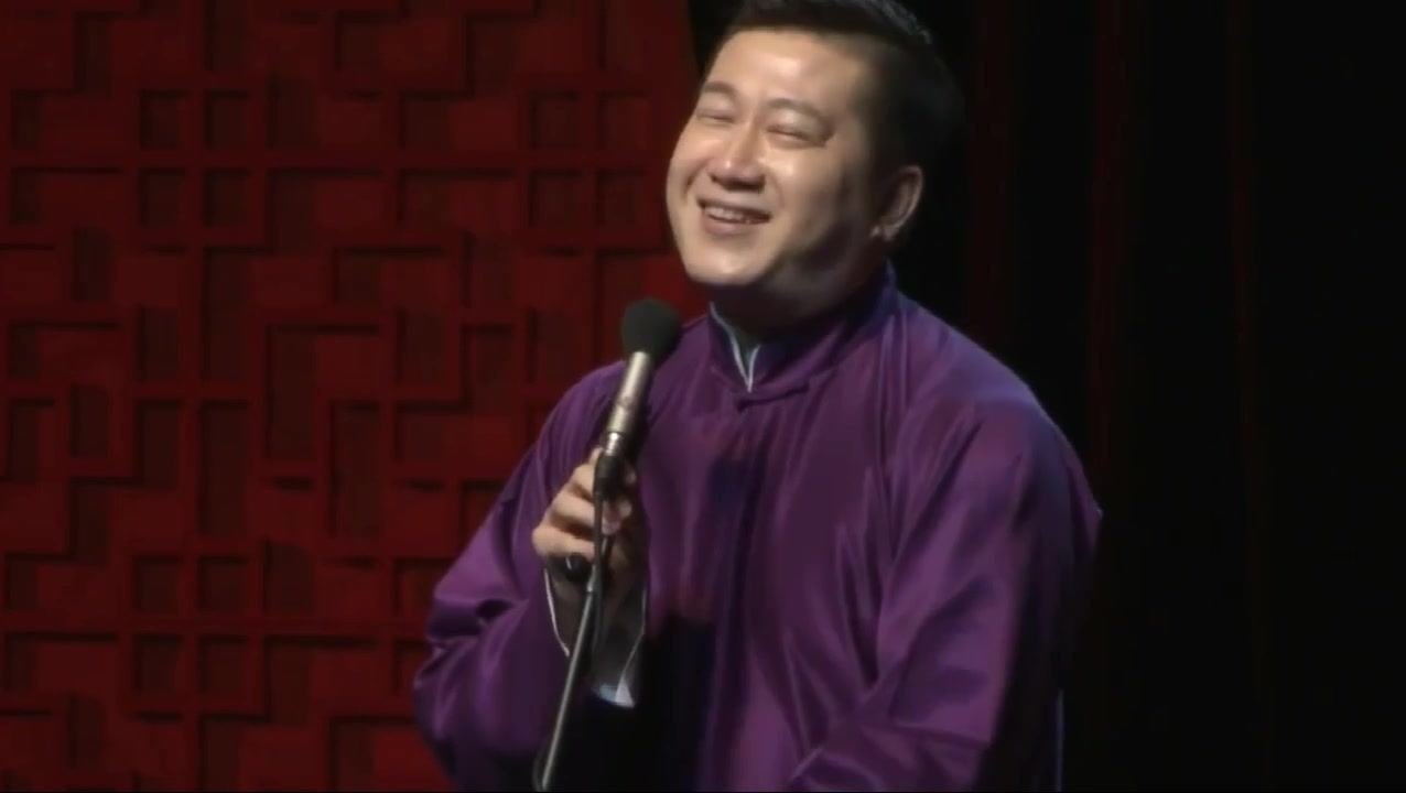 张鹤伦向观众要掌声的方式绝了!