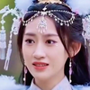 孔雀公主选择了血统高贵的人做夫婿，生出来的孩子却是乌鸦，丈夫大怒将她杀害而嫁给蓝孔雀的姐姐，却生下罕见的凤凰蛋,再睁眼，回到选渣男做夫婿的那天