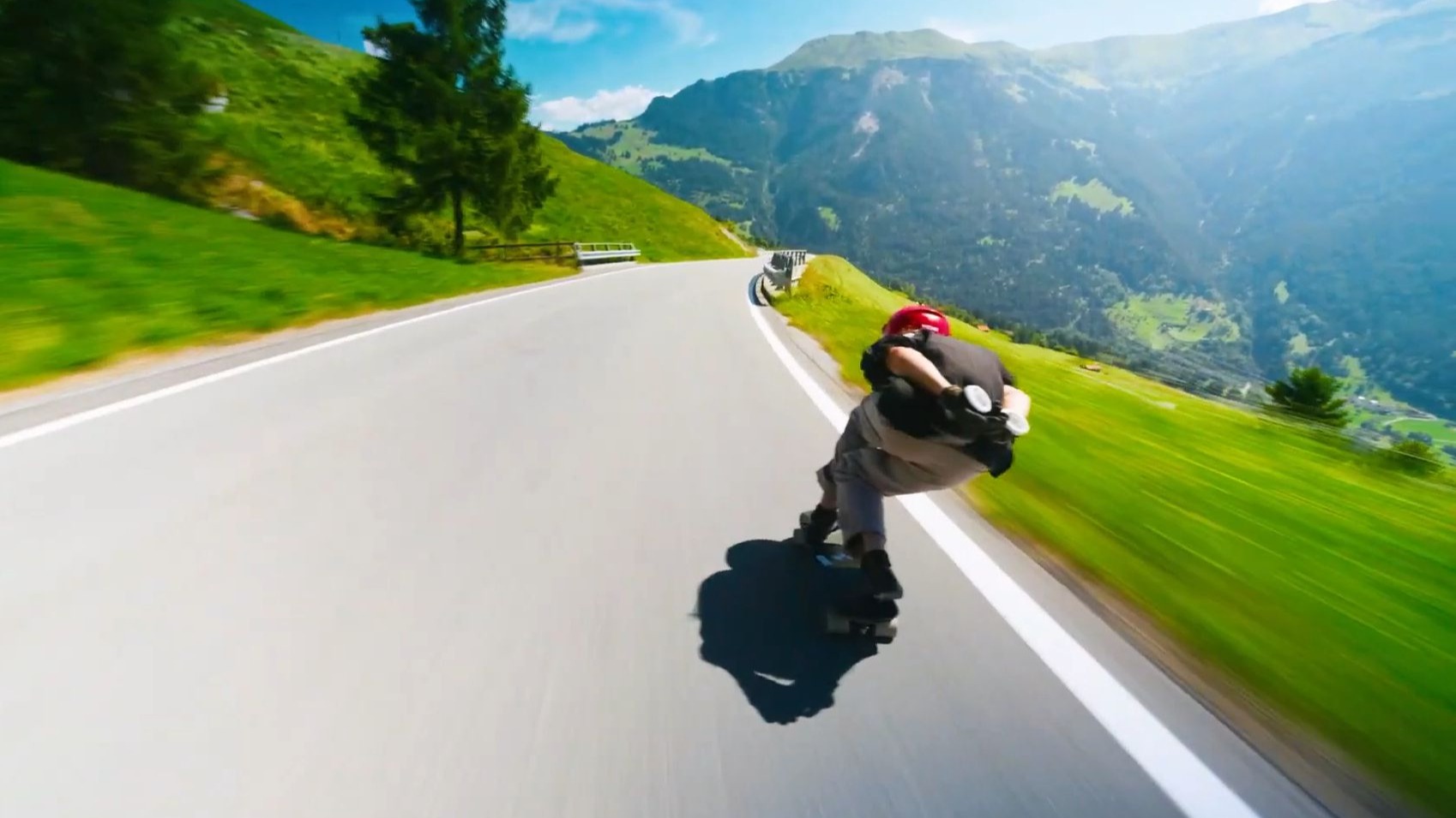 “这个世界挺有趣的，无趣的是我”