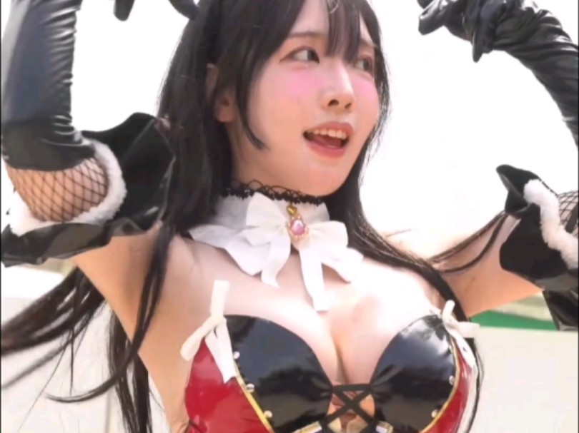 [momorina] is out cosplaying again today!