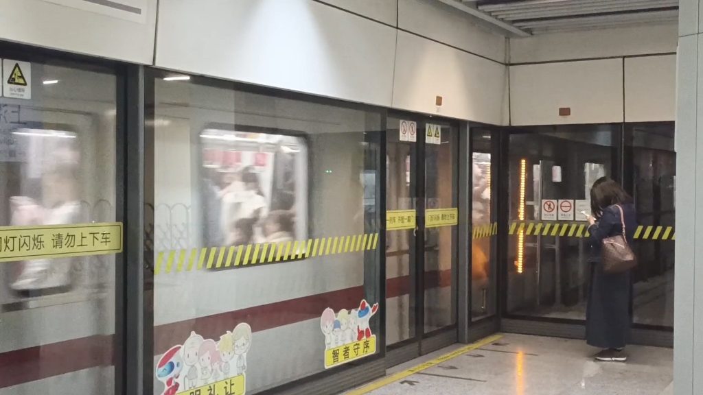 【上海地铁】11号线某辆车花桥方向进上海西站