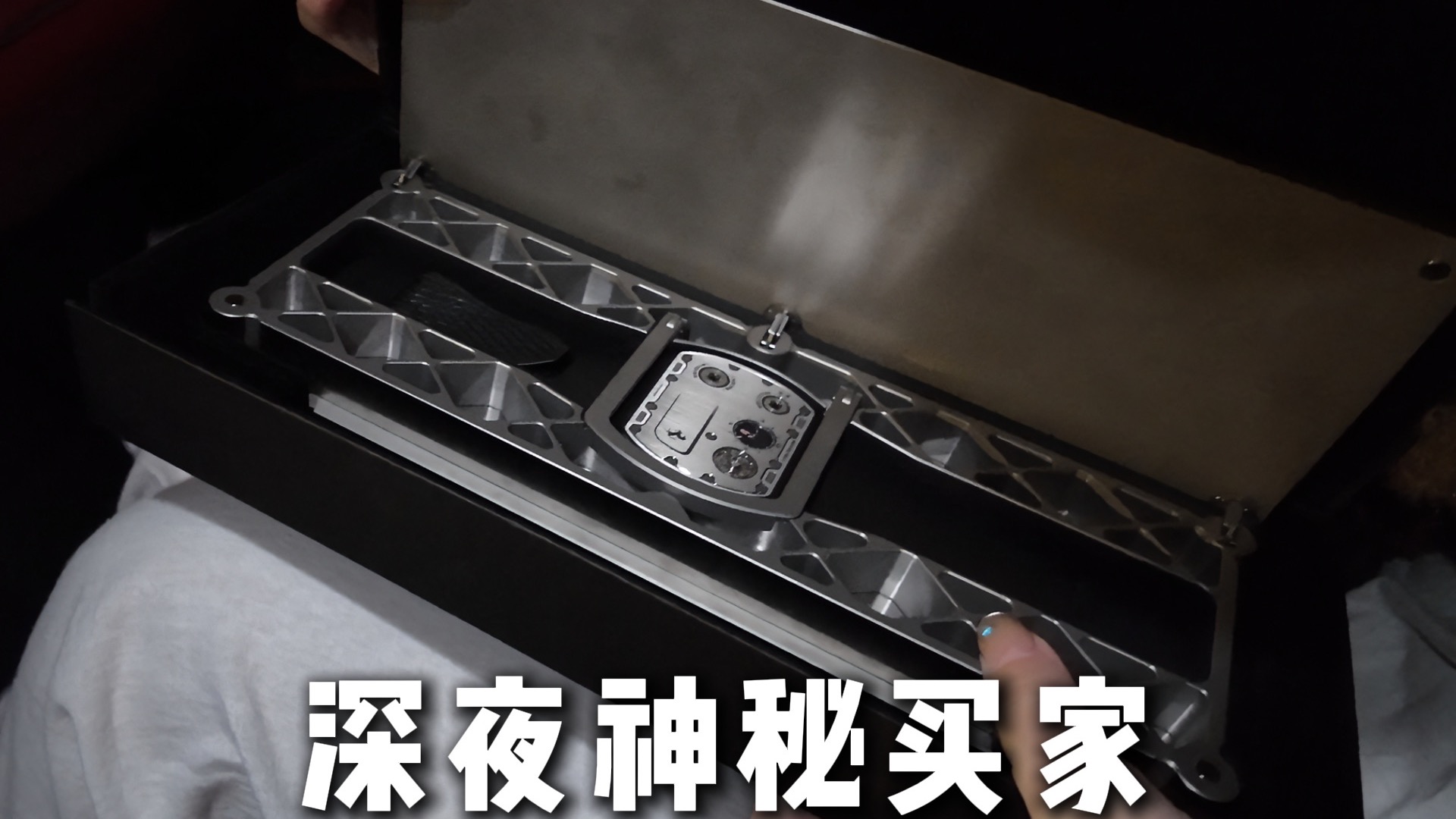 深夜神秘买家买走顶级腕表理查德米勒UP-01