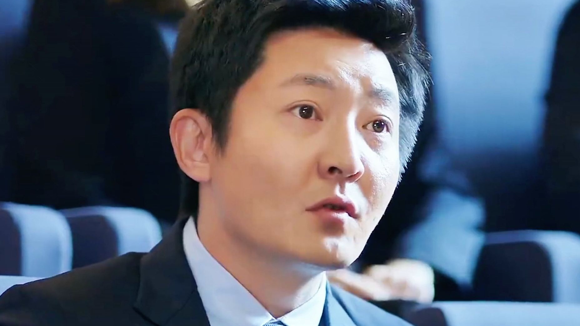 你为什么不鼓掌，我为什么要鼓掌，我tm凭什么给你鼓掌！昨天下午我才谈成5单！《我是余欢水》