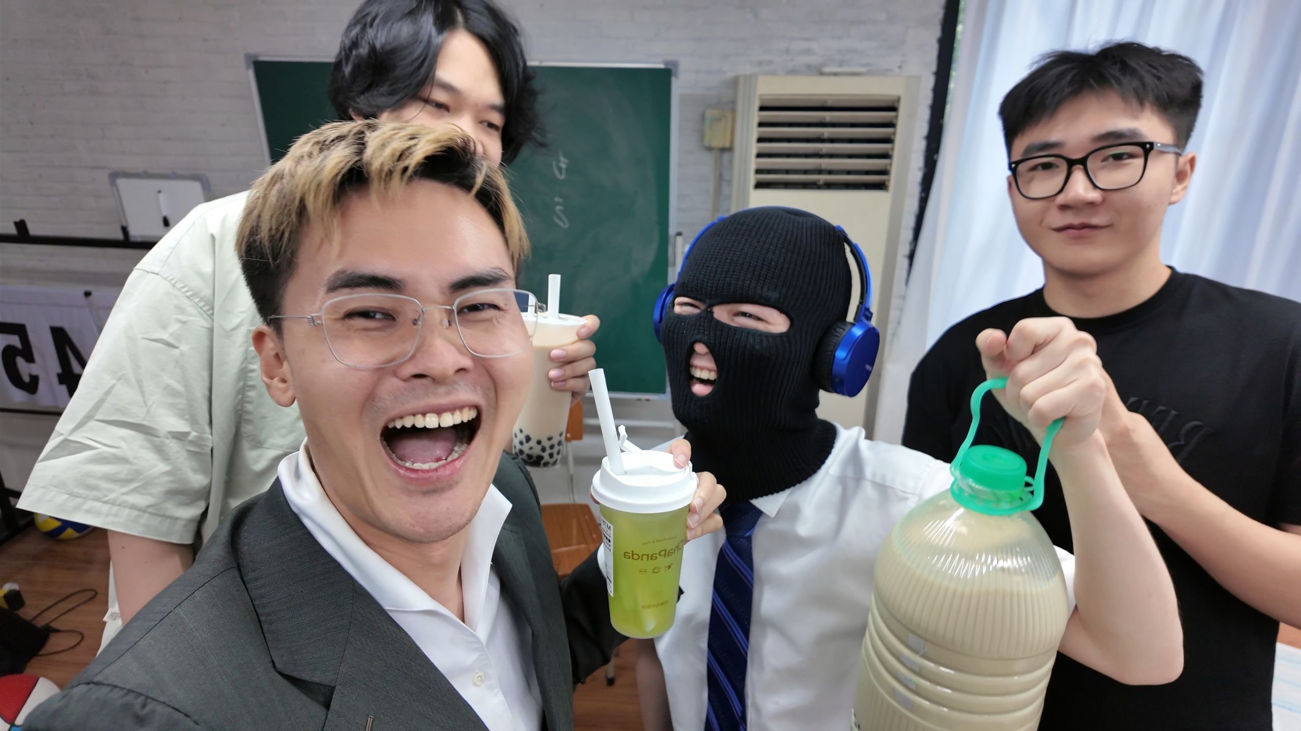 偷喝奶茶大赛第一届