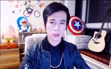 正经的搞笑!铁锤欧巴演唱if you中文版衣服油。