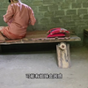 孕妇一个人在家分娩，胎儿随时可能掉下来 孕肚光滑圆润，居然没有一丝妊娠纹，看着好漂亮