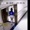 男子尾随美女两次进入女厕偷拍