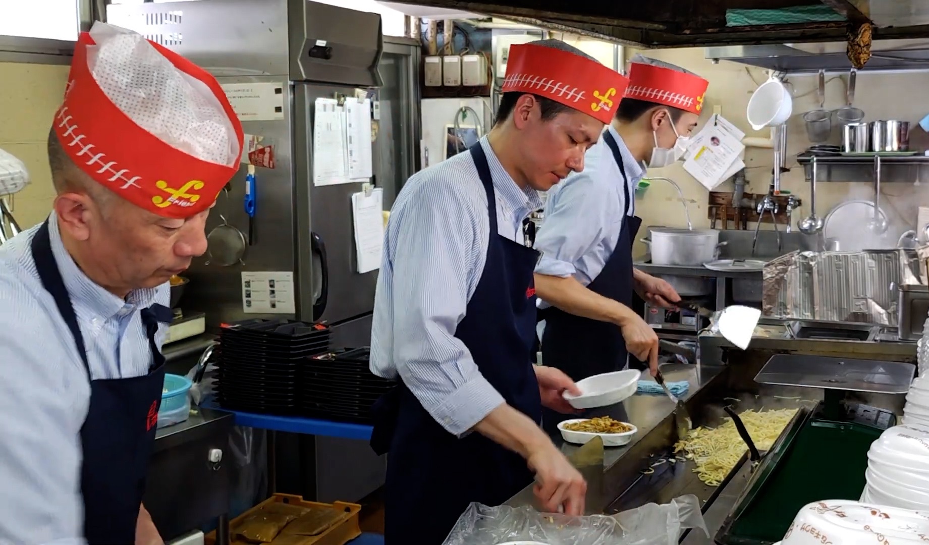 【日本美食】这家免下车快餐店一直在为车里的顾客提供美味的快餐