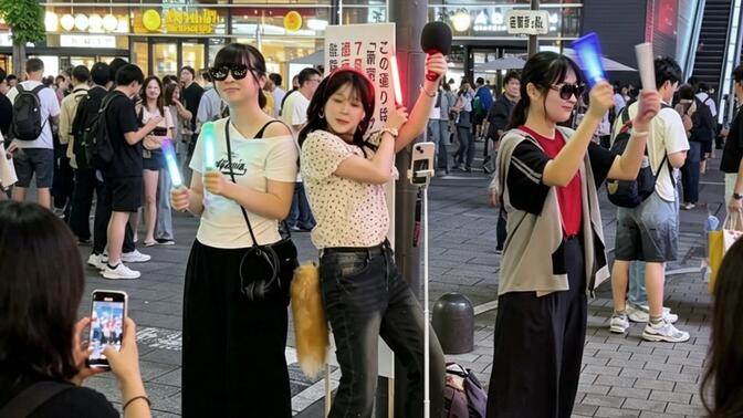 新宿街头惊现Papi酱《生气了》日文版，火到日本了？