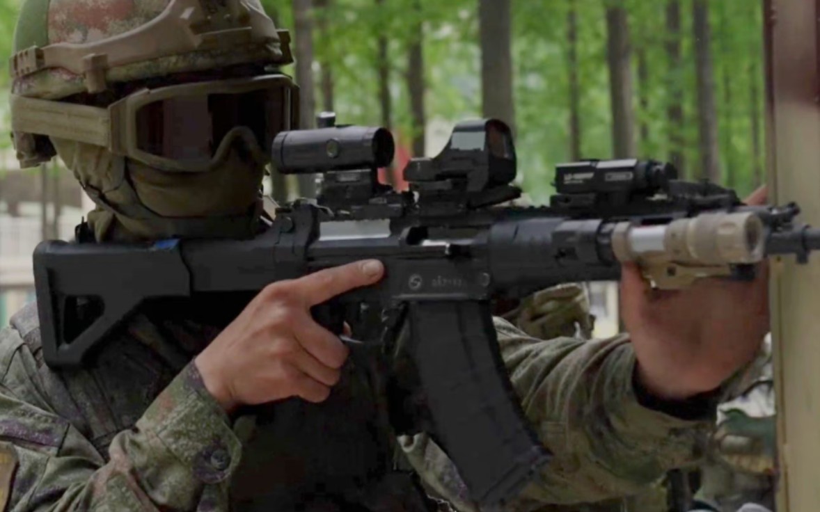 【解放军—PLA】海军陆战队某旅反恐处突演练