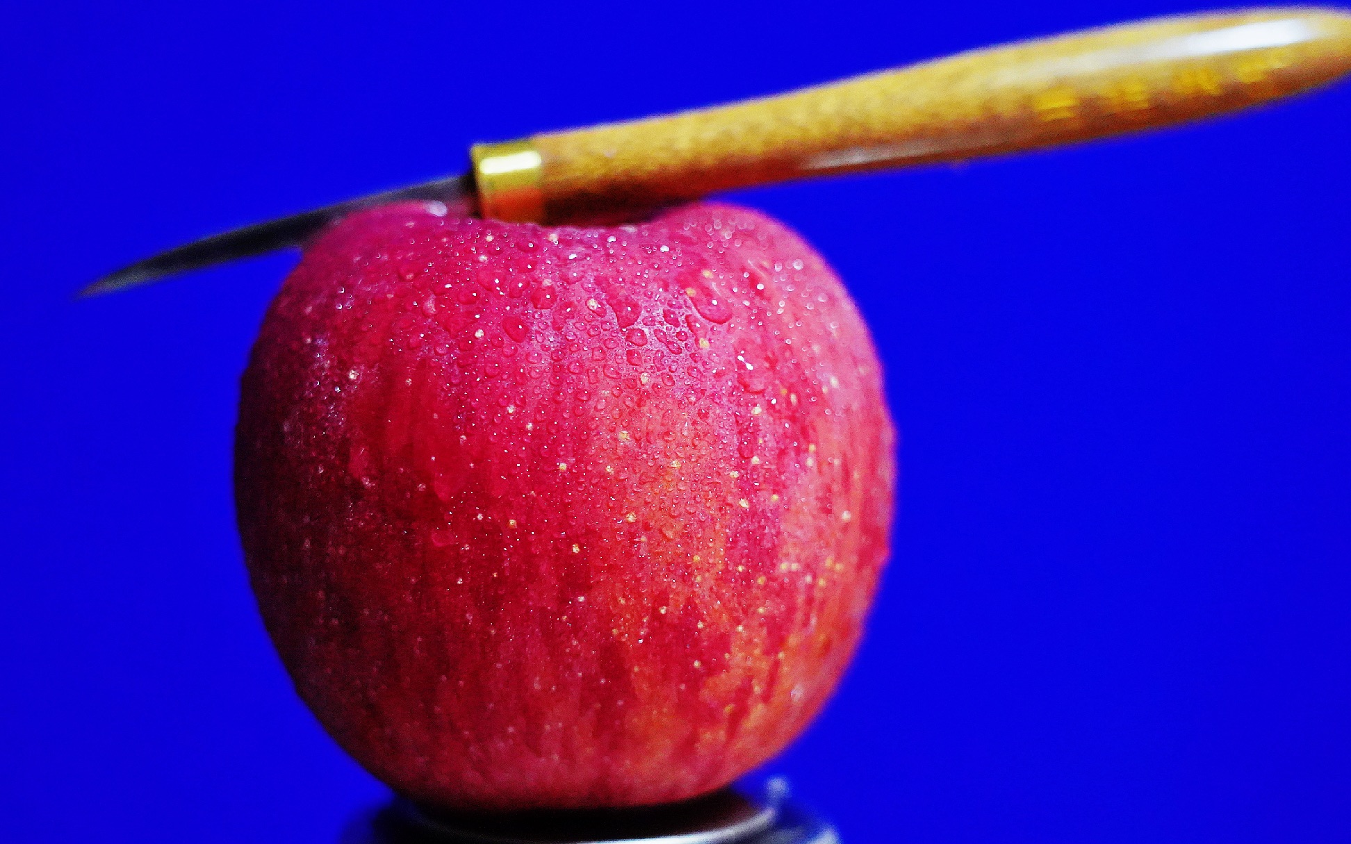雕刻苹果花步骤图,简单苹果雕花图片,简单易学的苹果雕刻_大山谷图库