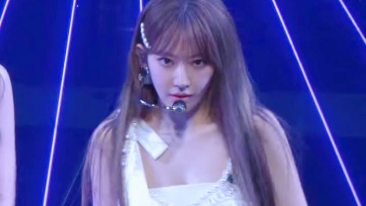 【宮脇咲良 竖版直拍】241231跨年晚会 LE SSERAFIM CRAZY日本版直拍