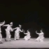 缅甸舞蹈团在萨德勒威尔斯剧院表演的一场缅甸传统舞