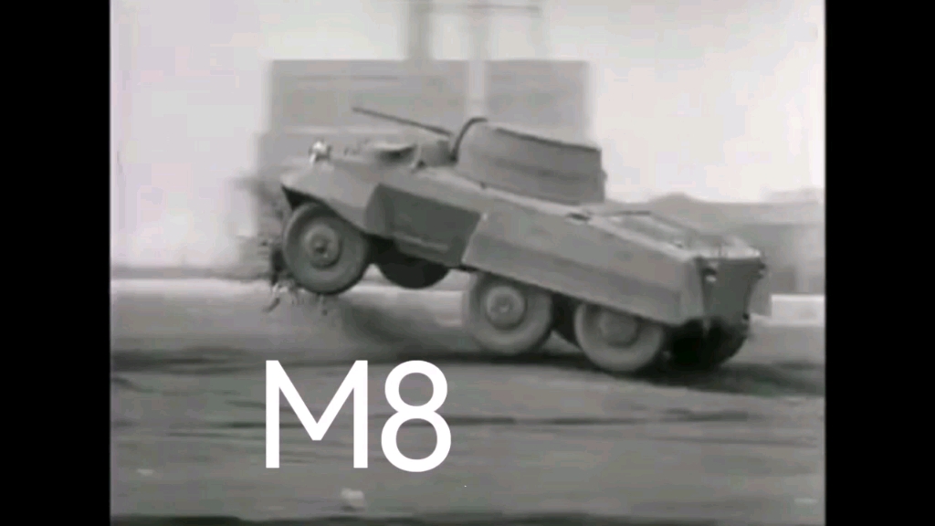 M8灰狗装甲车飙车影像