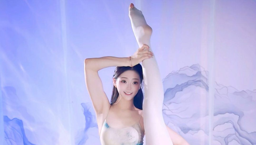 抖音 中国舞小仙女 国风舞蹈 一字马 谁能不爱 202610