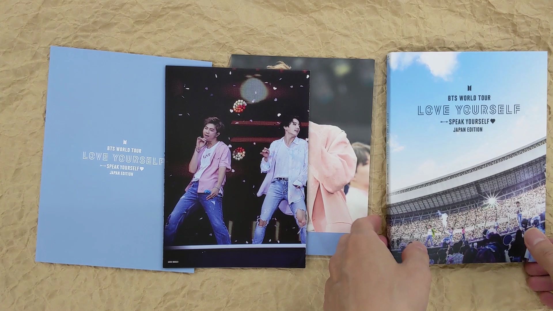 最新日碟开箱拆碟】BTS World Tour 'Love Yourself: Speak Yourself' 日本初回限定版-哔哩哔哩