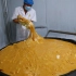 实拍麦芽芝麻糖制作过程，一天卖一吨2000斤，厉害