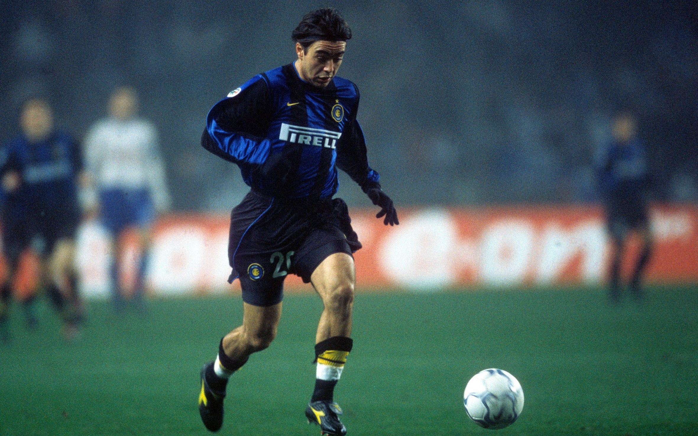 雷科巴00/01赛季小集锦：感受一下绝招左脚弯刀