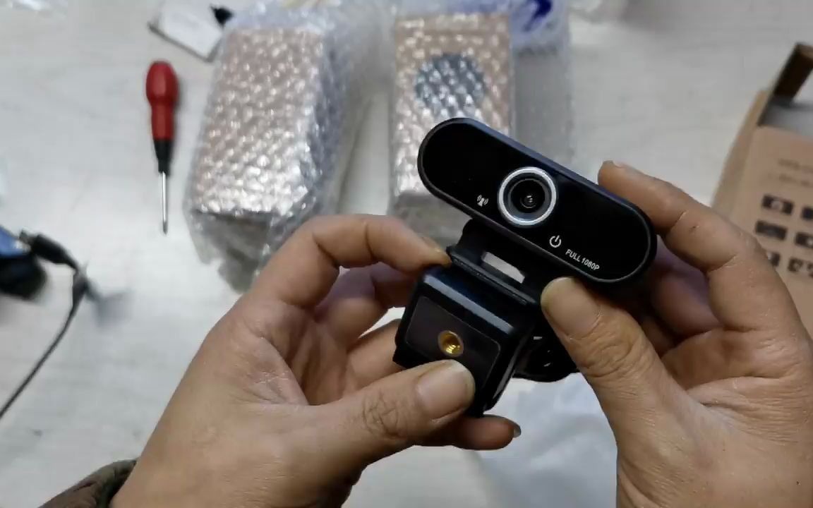 新买了三个1080p的电脑摄像头！接上电脑一试这效果也不行呀