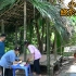 越南团队在大山里做了一个小亭子,用来喝茶,乘凉,吃饭