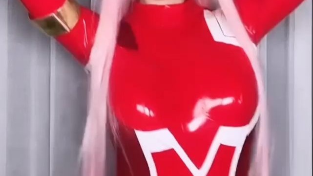 02摇