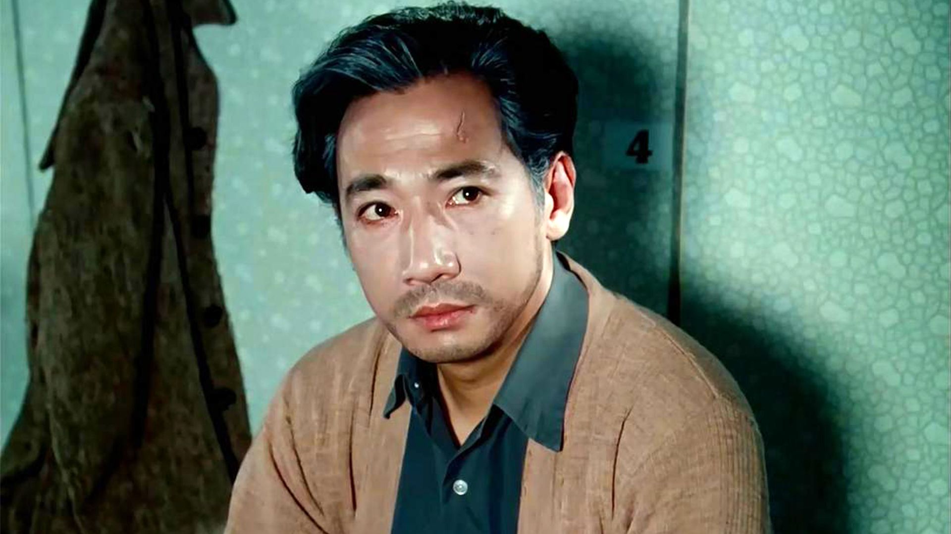 “书念的越多越反动”，每句台词都让人“心惊肉跳”，45年前的老电影太敢拍了！《巴山夜雨》