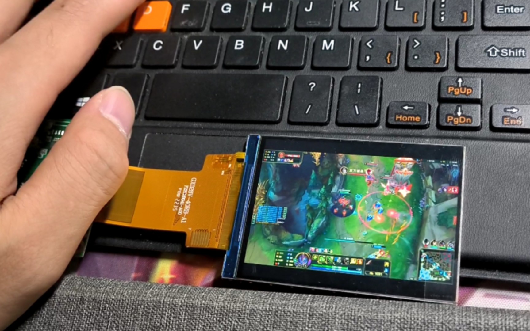 DIY体验2.8寸HDMI屏玩LOL