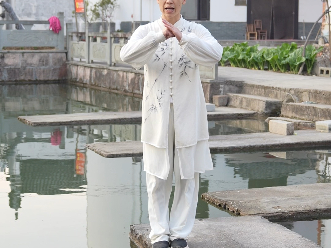 蜻蜓点水