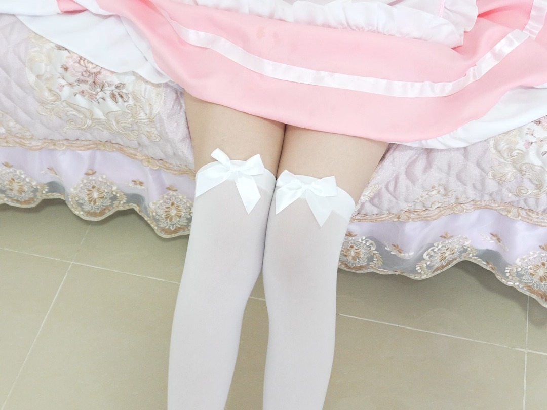 Maid White Silk Wear