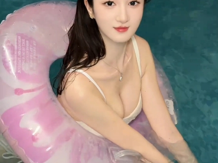 陈宝月，女神泳装清凉集锦比基尼美女！