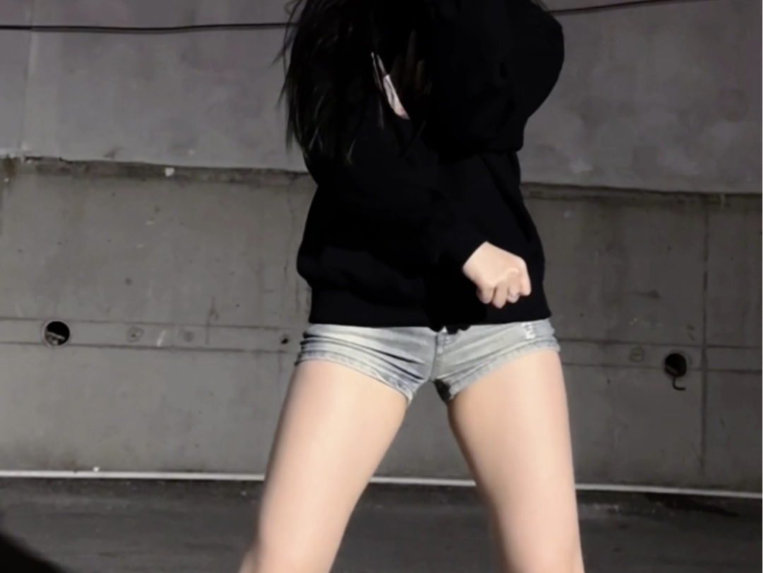 Trying to tie the knot with myself, Fen! Swag!