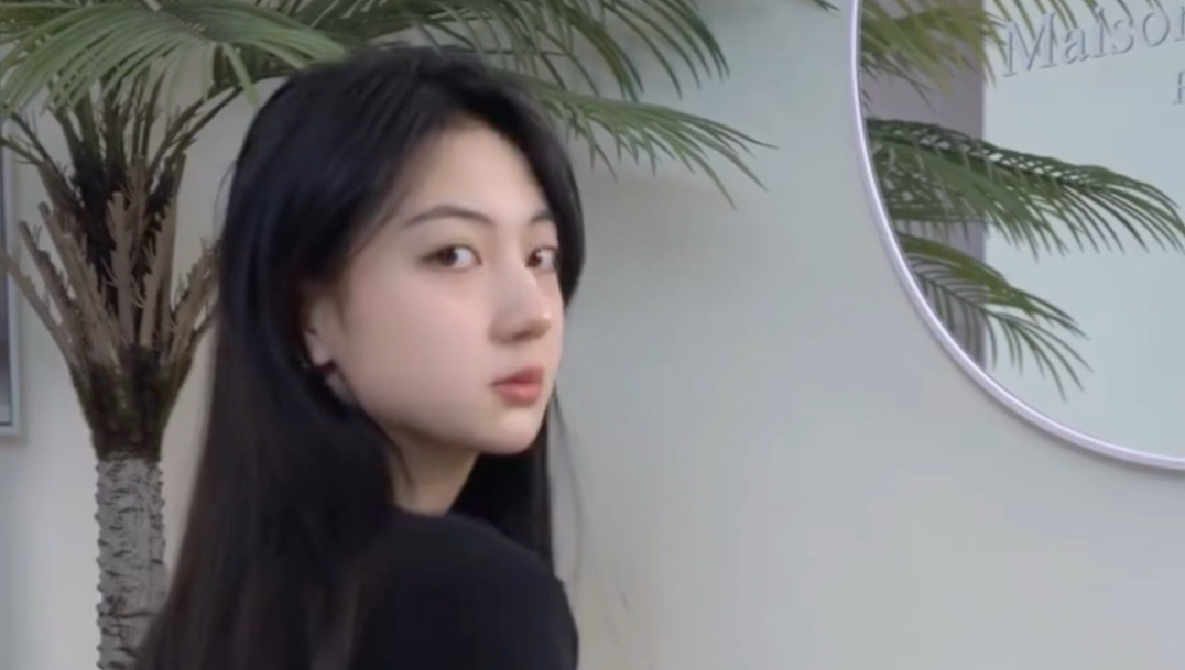 今日穿搭OOTD：小宇（包臀裙+黑丝 合集）