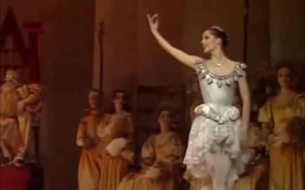 【芭蕾】竟然有达西也hold不住的编舞？英皇前首席Darcey Bussell的宝塔王子片段