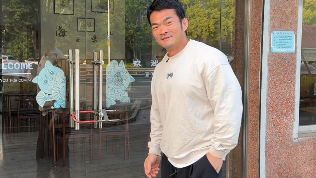 来宁波被本地兄弟强烈推荐海鲜面，尝尝到底味道怎么样！