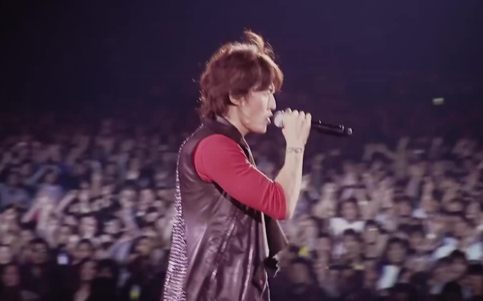 LOVE PHANTOM - B'z (LIVE-GYM 2010 'Ain't No Magic')_哔哩哔哩 (゜-゜)つロ 干杯 ...