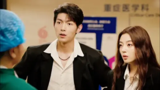 许诺和沈嘉禾的矛盾越来越深，许诺母亲病危，把生死权交给了沈嘉禾，许诺把沈嘉禾删了！#挚爱游戏