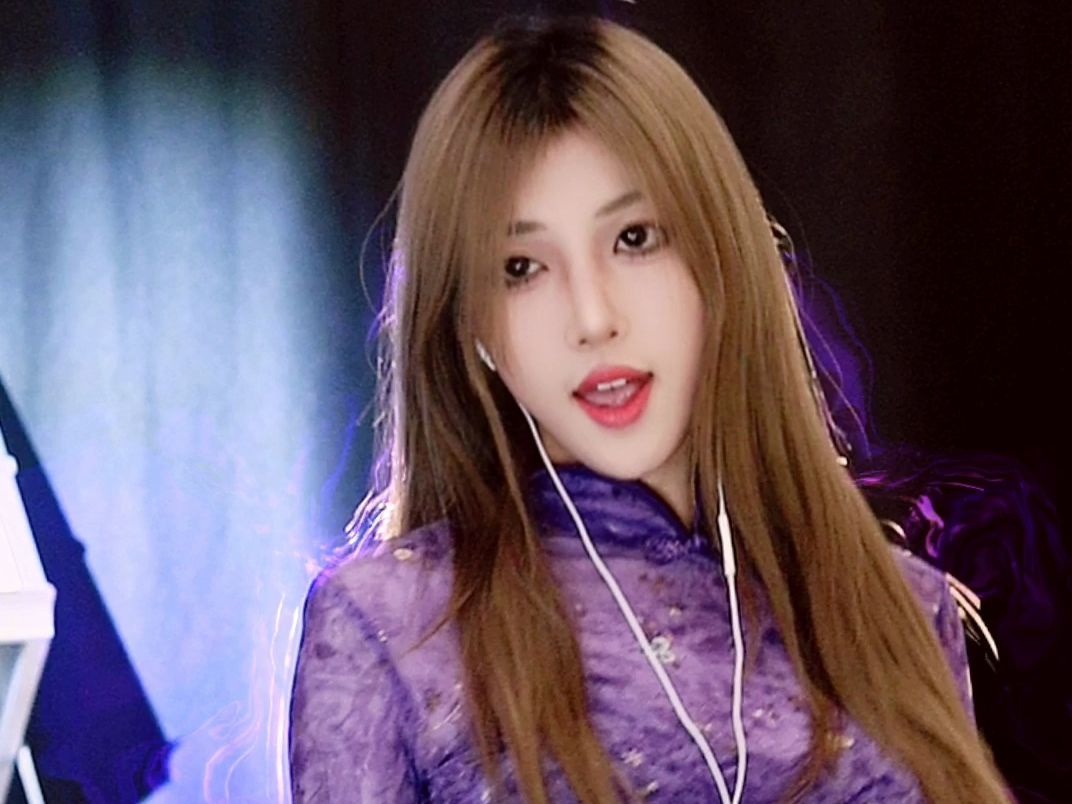 弟弟说紫色很有韵味