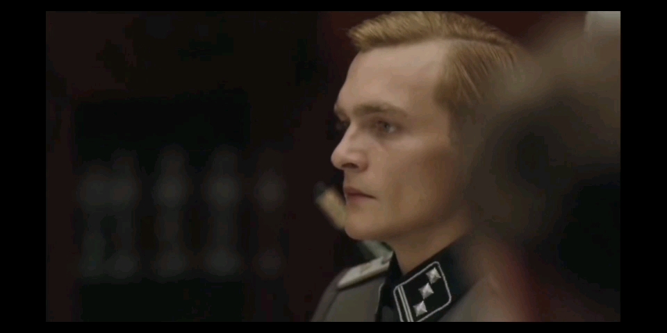 斜向调度：以《穿条纹睡衣的男孩》为例