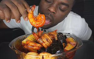 《黑人小哥》花汁海鲜煲 大闸蟹、大虾  野兽模式 吃播