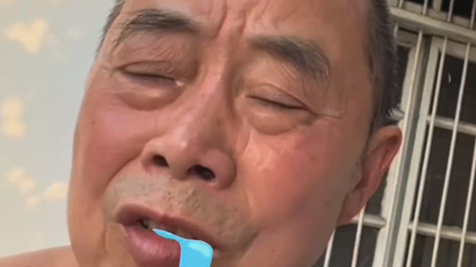 被这大爷笑死