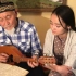 孙女和爷爷合唱哈萨克民歌：白天鹅之歌