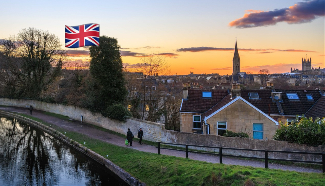 2月日落漫步游英国历史名城 巴斯 河滨、运河小径和历史悠久的市中心 拍摄日期：2025.2